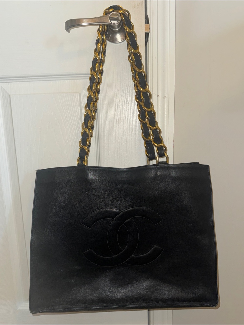 CHANEL Black Leather Shoulder Tote with Gold Chain-Strap